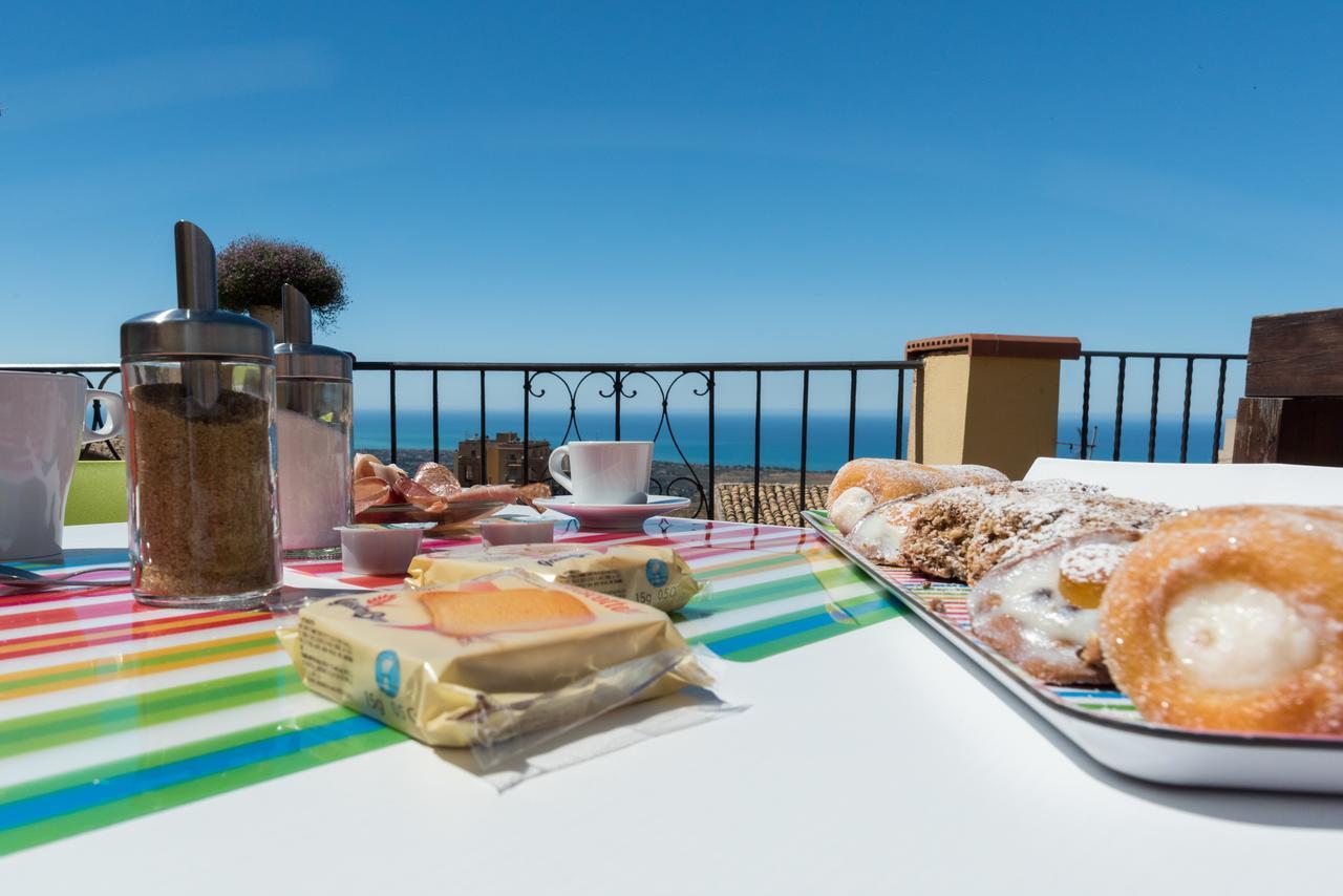 La Terrazza Di Girgenti Bed & Breakfast อากริเจนโต ภายนอก รูปภาพ